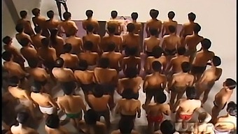 일본의 무삭제 부카케 오르기, 여러 파트너와 함께