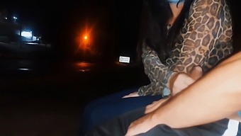 Întâlnire Riscantă Cu Autobuzul: Va Reacționa Pozitiv La Penisul Meu Expus?